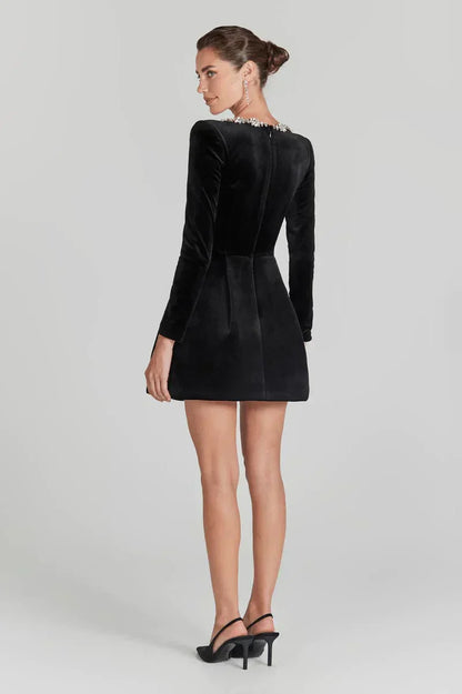 Jurk met Lange Mouwen – Zwart of Wit