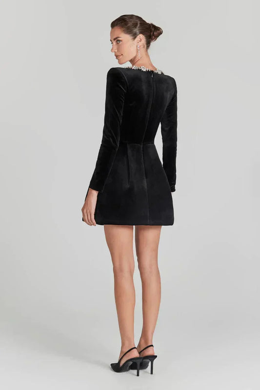 Jurk met Lange Mouwen – Zwart of Wit